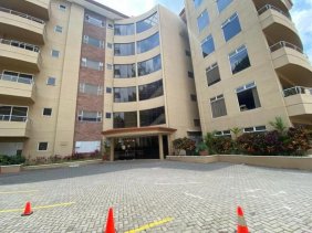 Apartamento en Alquiler en  Escazú, San José