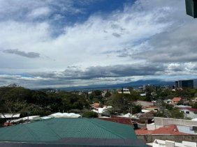 Apartamento en Alquiler en  Escazú, San José