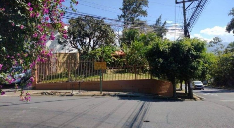 SE ALQUILA CASA EN LA ASUNCIÓN DE BELÉN
