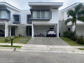 Casa en Alquiler en  Escazú, San José