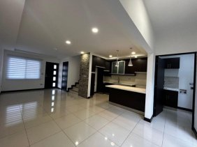 Casa en Alquiler en  Santa Ana, San José