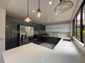 Casa en Alquiler en Pozos Santa Ana, San José