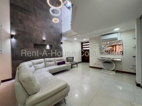 Casa en Alquiler en  Santa Ana, San José