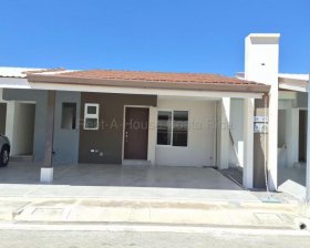 Alquiler de Hermosa Casa en la Rivera de Belén 26-1625