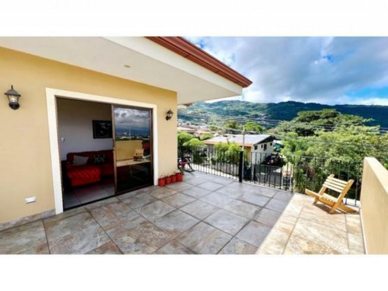 Casa en venta en Escazú, centro, hermosas vistas  PCU9043857