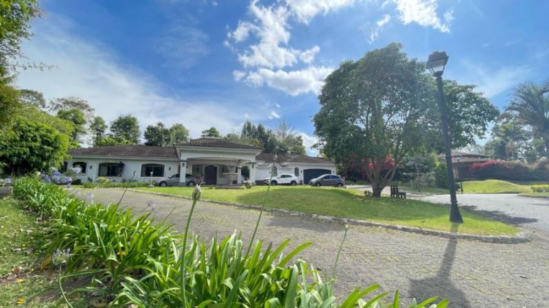 Venta de Casa en Condominio Monterán Granadilla Curridabat MGA