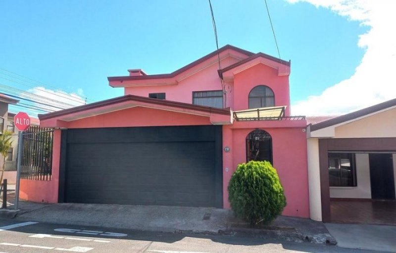 Casa en Venta en Moravia, San José. RAH 25-1770