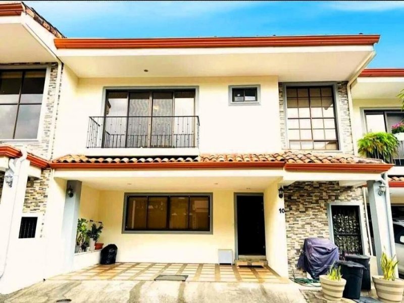 Venta de Casa en Santa Ana, San José. RAH 25-1779