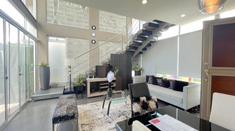 Venta de Casa en San Rafael Escazú MGA