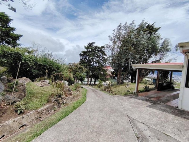 Venta de Casa en lote de 3838 m2 en San Nicolás Cartago MGA