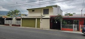 Venta de Casa + APTO en Desamparados, San José. RAH 25-1864