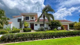 Casa en Venta en Los Reyes Guácima, Alajuela