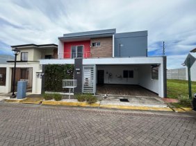 Casa en Venta en Ángeles San Rafael, Heredia