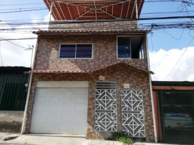 Venta de Casa + 4 Aptos en Alajuelita, San José.