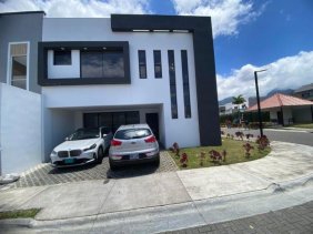 Casa en Venta en  Escazú, San José