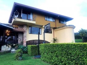 Venta de Casa Colonial Contemporánea en San Rafael de Heredia. RAH 26-253 (MV)