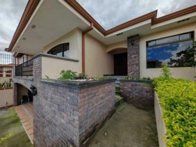 Casa en Venta en Residencial Estafania del Este, Mata de Plátano #TO4788