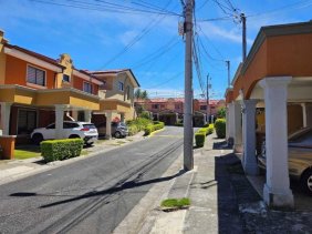 Casa en Venta en  Desamparados, San José