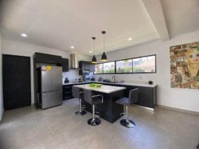Casa en Venta en San Rafael Escazú, San José