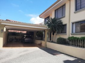Casa en Venta en  Santa Ana, San José