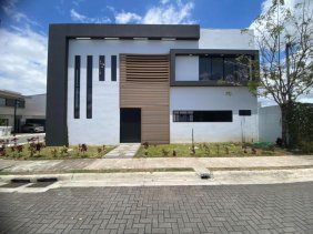 Casa en Venta en San Rafael Escazú, San José
