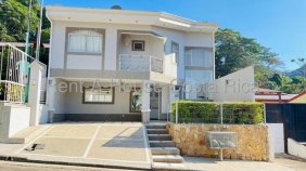 Casa en Venta en  Garabito, Puntarenas