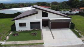 Casa en Venta en Uruca Santa Ana, San José