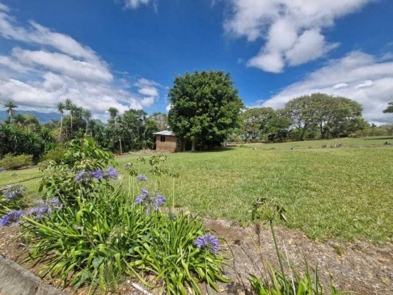 Venta de amplio lote con vista en las montañas de San Rafael de Heredia #TB0145