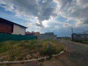 Se vende lote con uso de suelo mixto en San Joaquín de Heredia 25-1587