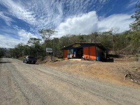 Venta de terreno con Mini súper ubicado en La Cruz de Guanacaste