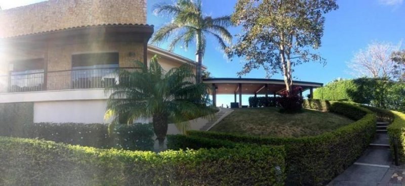 Apartamento en Alquiler en  Santa Ana, San José
