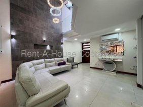 Casa en Alquiler en pozos de santa ana Santa Ana, San José