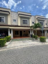 Alquiler de Casa en Condominio Santa Ana Hills