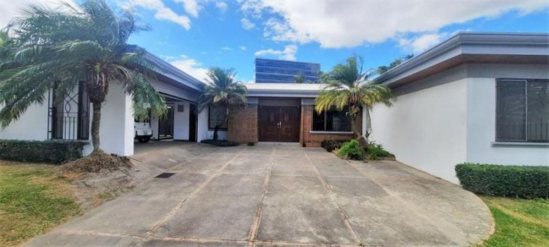 Casa en Alquiler en  Escazú, San José