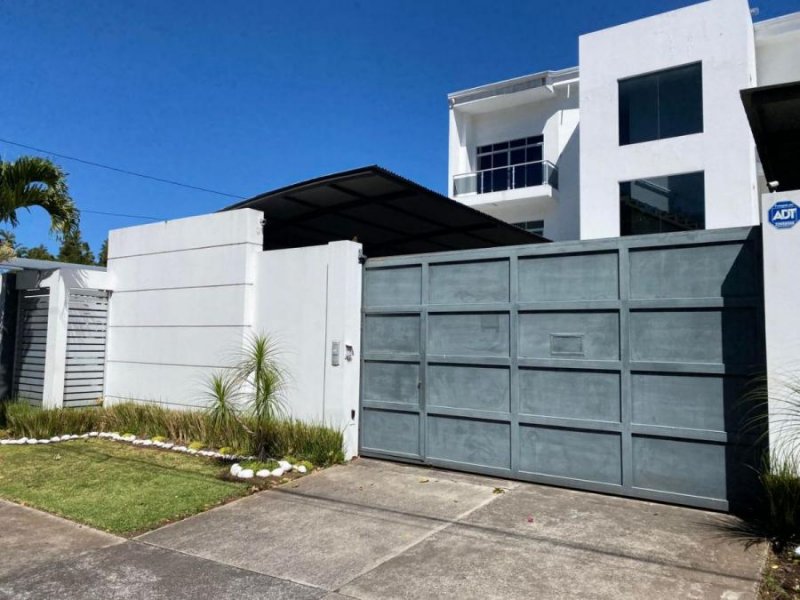Apartamento en Alquiler en  Escazú, San José