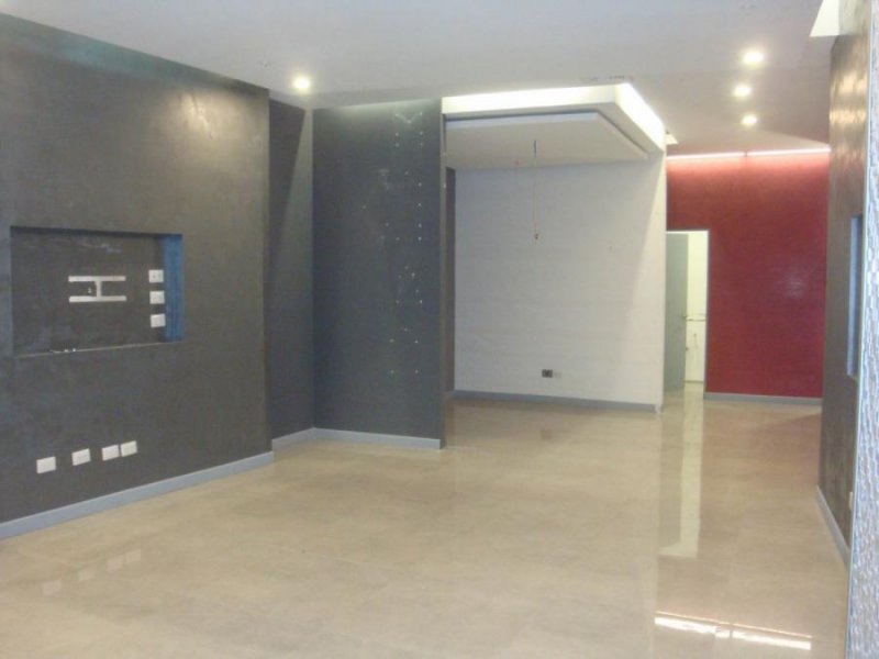Foto Local en Venta en Multiplaza, GuaPiles centro, 75 sur asembi, San José - U$D 770.000 - LOV22841 - BienesOnLine