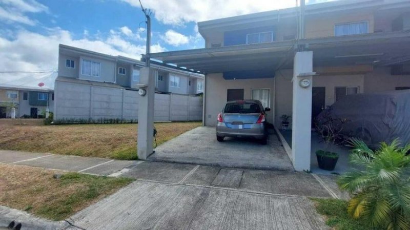 Casa en Venta en Condominio Hacienda Las Flores San Pablo, Heredia