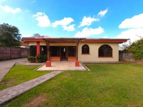 Casa en Venta en San Isidro Grecia, Alajuela