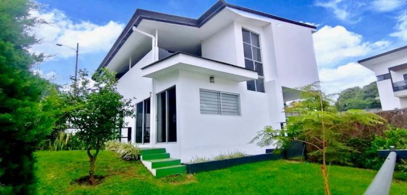 Casa en alquiler en Condominio Tierras de Santiago, Alajuela