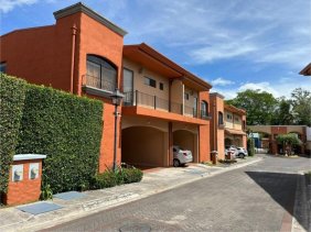 Casa en Venta en Colón Mora, San José