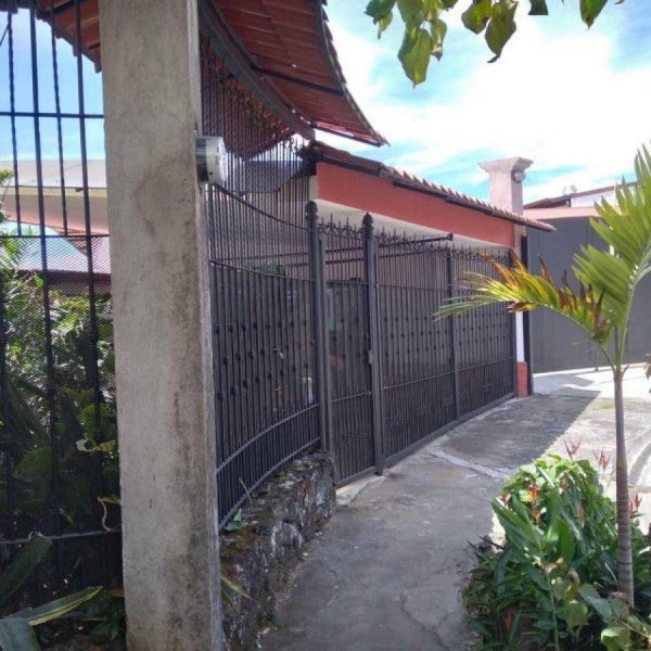 CASA EN VENTA EN BARVA, cod: CTL 24-804