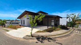 Casa en Venta en Puesta de Piedra Grecia, Alajuela