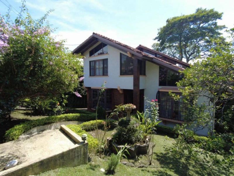 Foto Casa en Venta en Escazú, San José - U$D 525.000 - CAV55813 - BienesOnLine