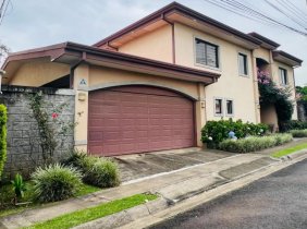 CASA EN VENTA EN FLORES, cod: CTL 25-473