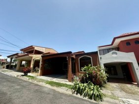 Casa en Venta en  Heredia, Heredia
