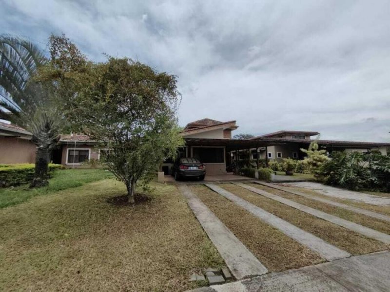 Casa en Venta en  Guácima, Alajuela