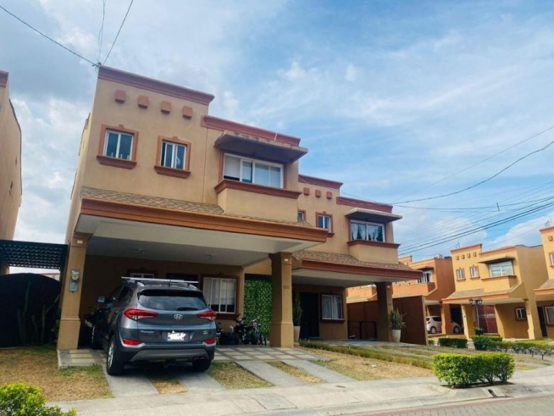 Casa en Venta en  Guácima, Alajuela