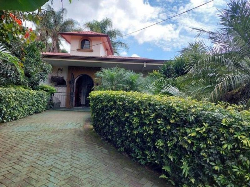 Casa en Venta en  San Isidro, Heredia