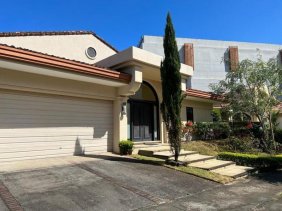 Casa en Venta en  Santa Ana, San José