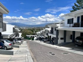 Casa en Venta en  Santa Ana, San José